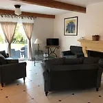 Les Lavandieres Nocleg ze śniadaniem 3*