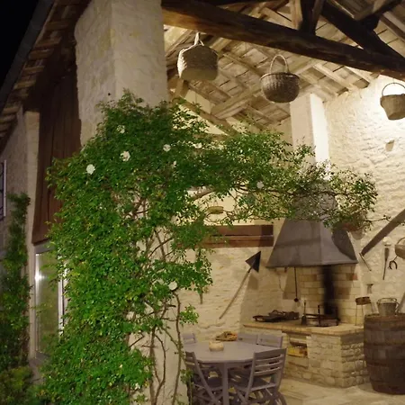 فندق مبيت وإفطار Les Lavandieres Saint-Hilaire-la-Palud