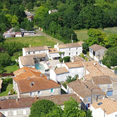 Les Lavandieres 住宿加早餐酒店 Saint-Hilaire-la-Palud