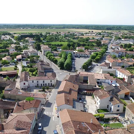 فندق مبيت وإفطار Les Lavandieres Saint-Hilaire-la-Palud