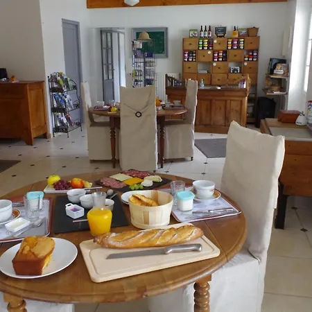 Les Lavandieres Bed & Breakfast