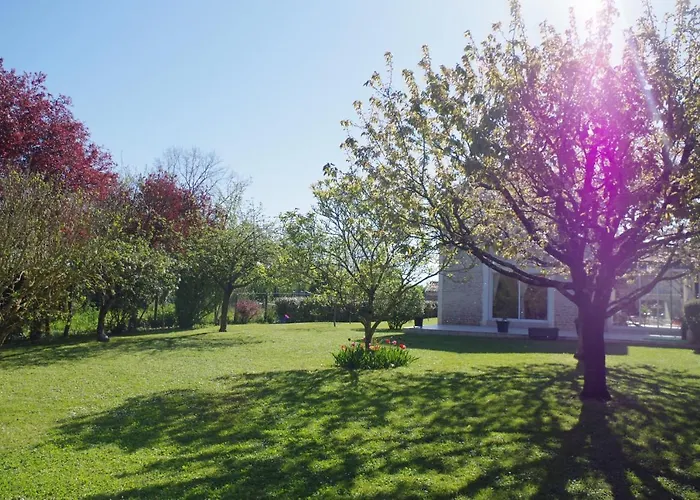 Bed and breakfast Les Lavandieres 3*